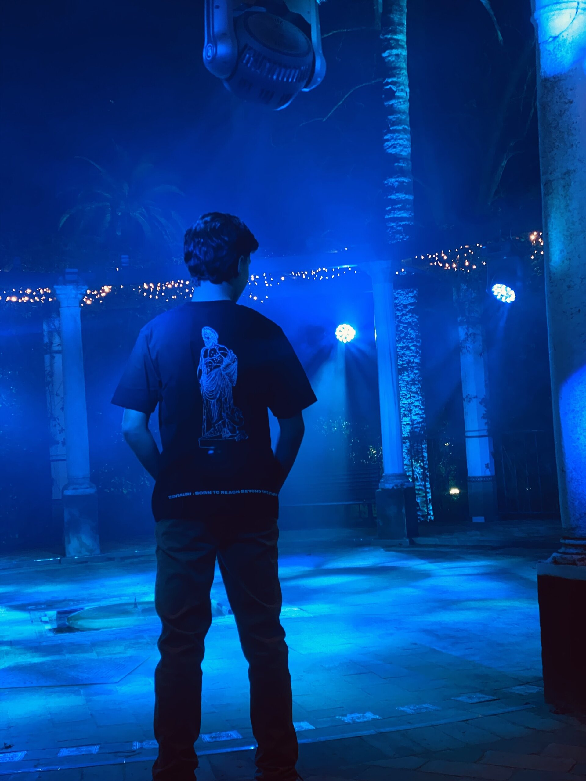 CAMISETA NEGRA DIOS GRIEGO - 4