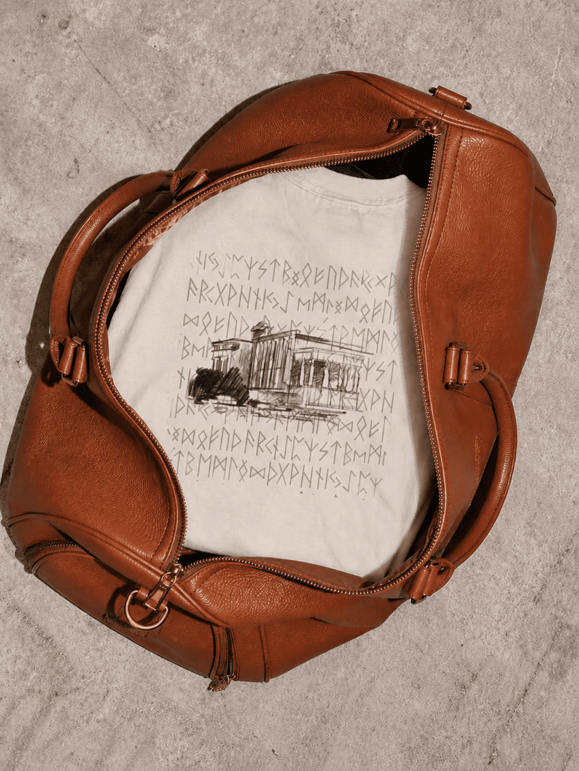CAMISETA BLANCA CON EDIFICIO - 2