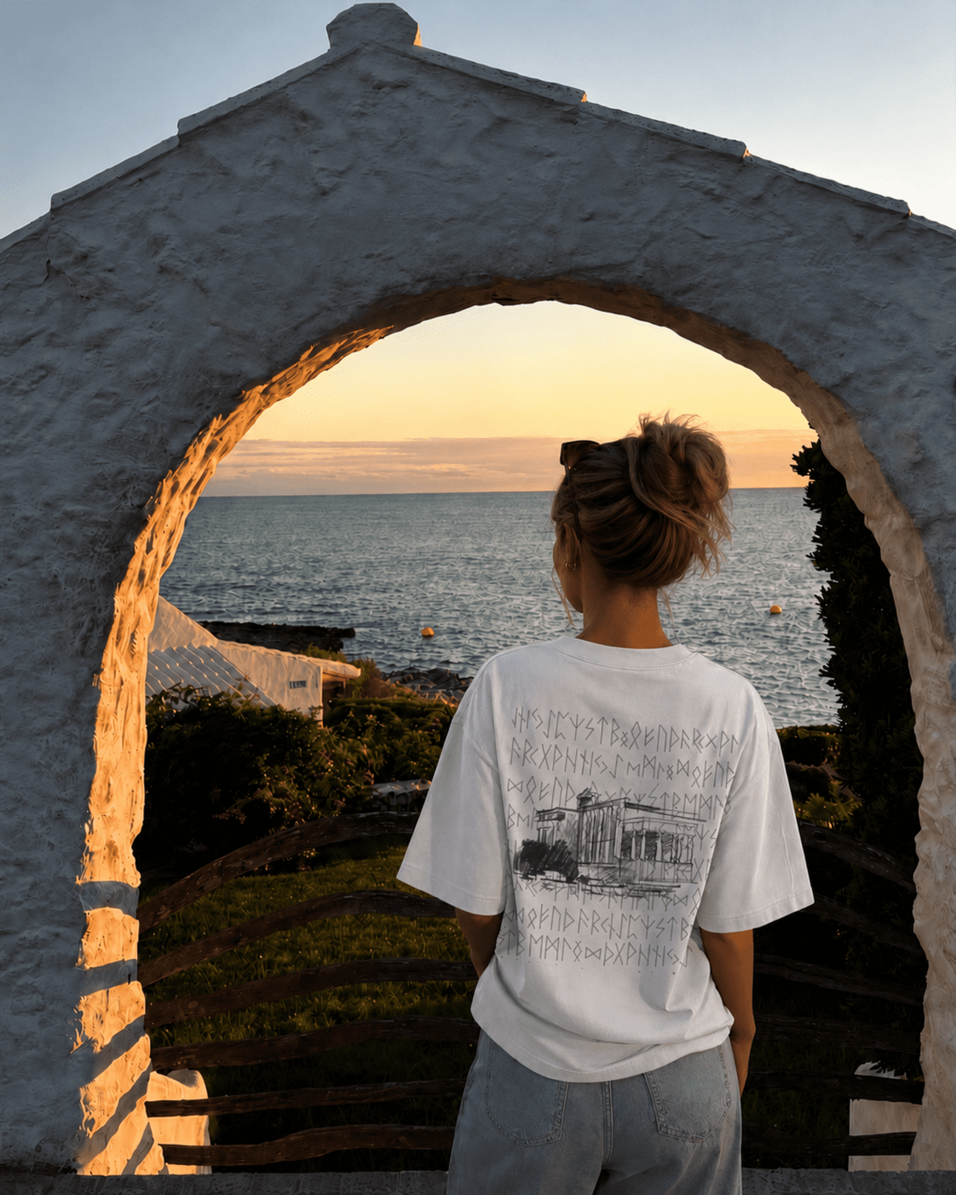 CAMISETA BLANCA CON EDIFICIO - 1